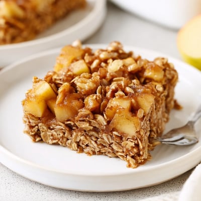 Delicious Apple Cinnamon Oatmeal Bake
